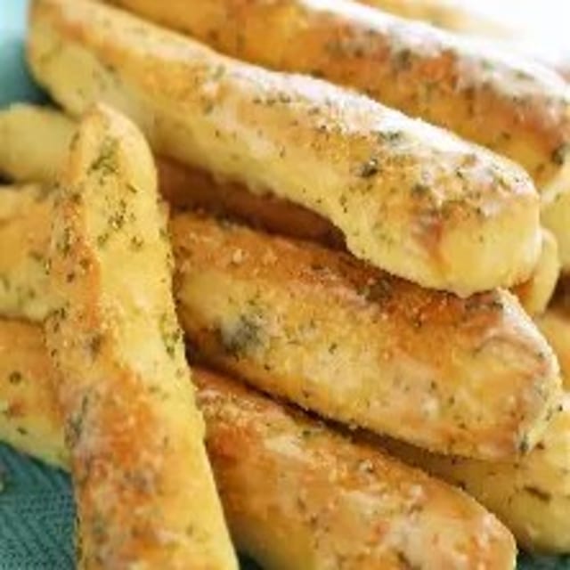 Breadsticks (8 Pieces).